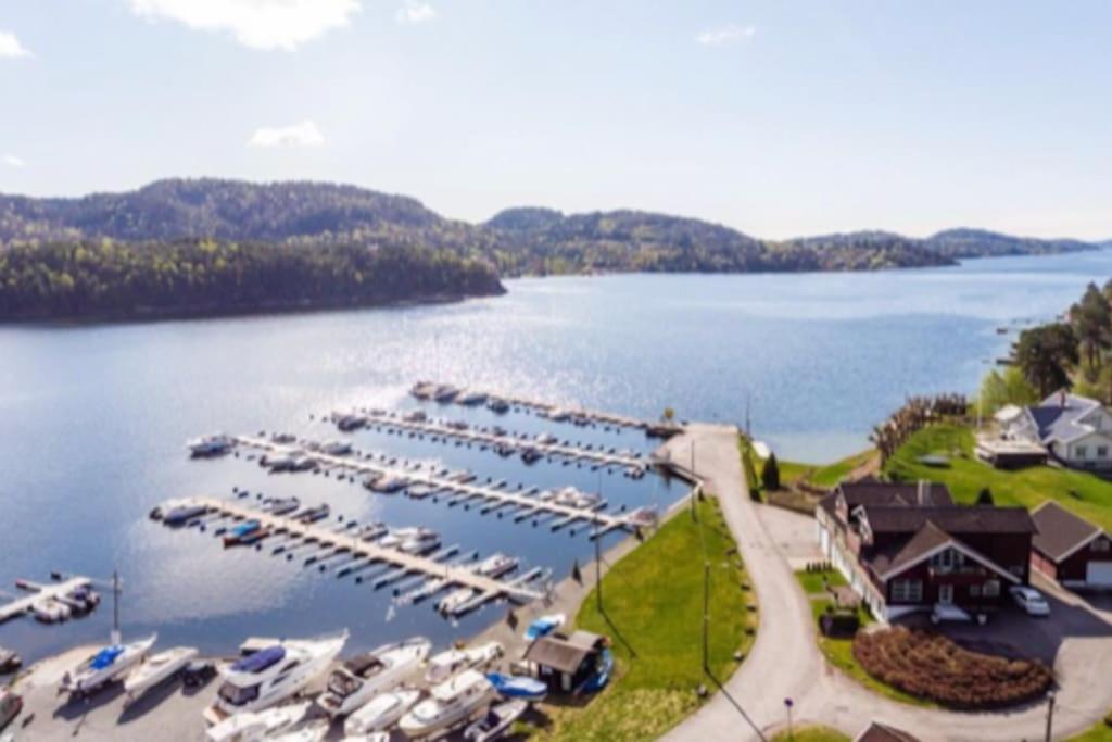 Apartamento Leilighet Ved Sjoen Med Strand Porsgrunn Exterior foto