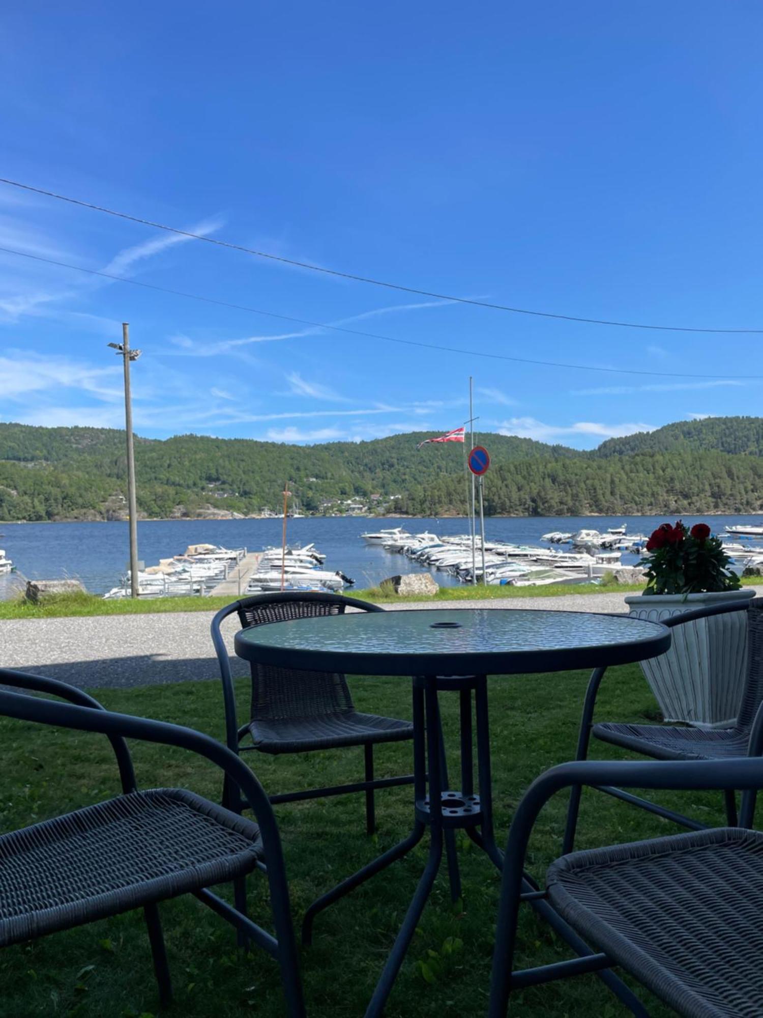 Apartamento Leilighet Ved Sjoen Med Strand Porsgrunn Exterior foto